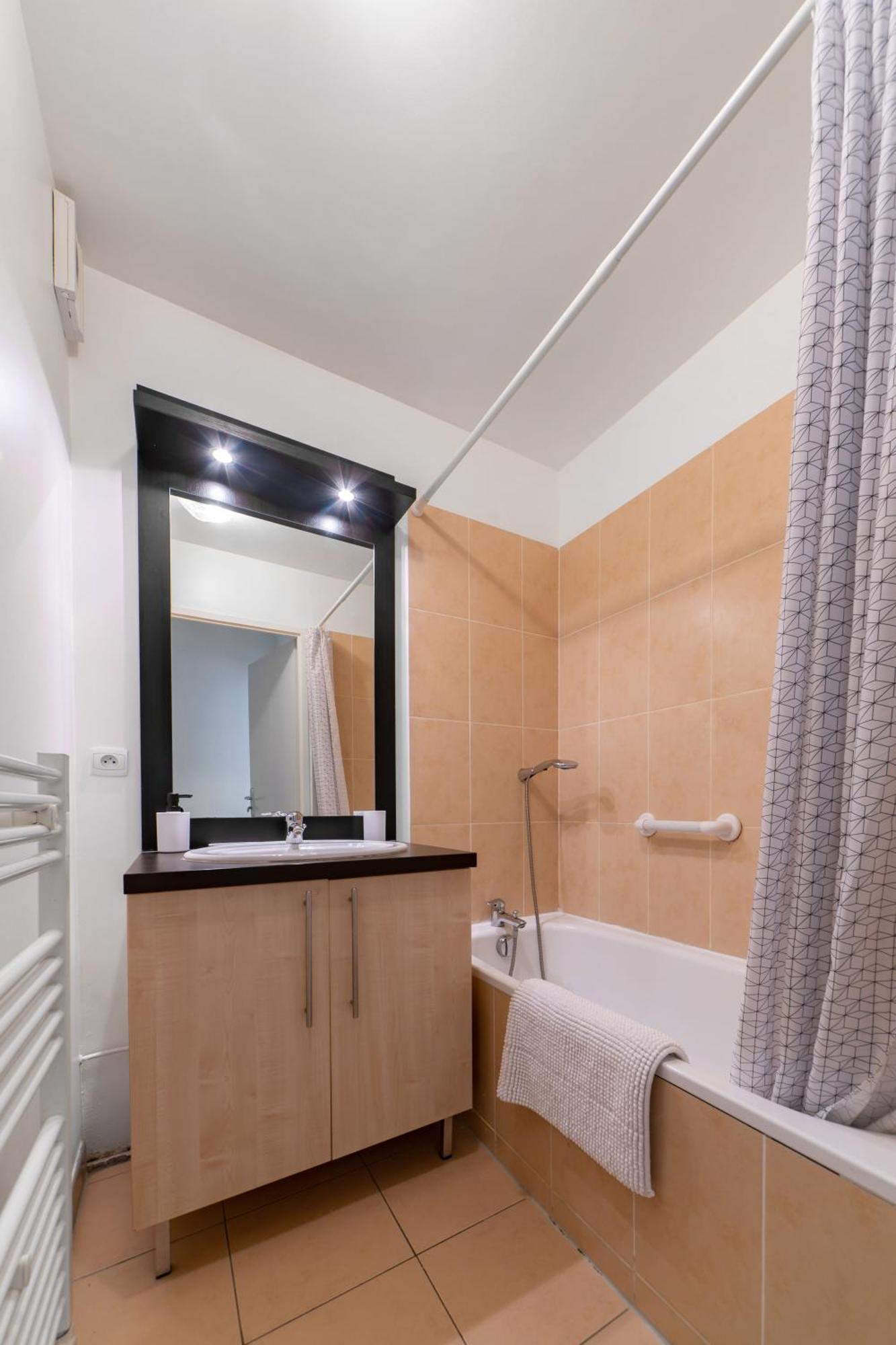 L'Eugenie - Appartement Design & Confort En Centre-Ville فيشي المظهر الخارجي الصورة